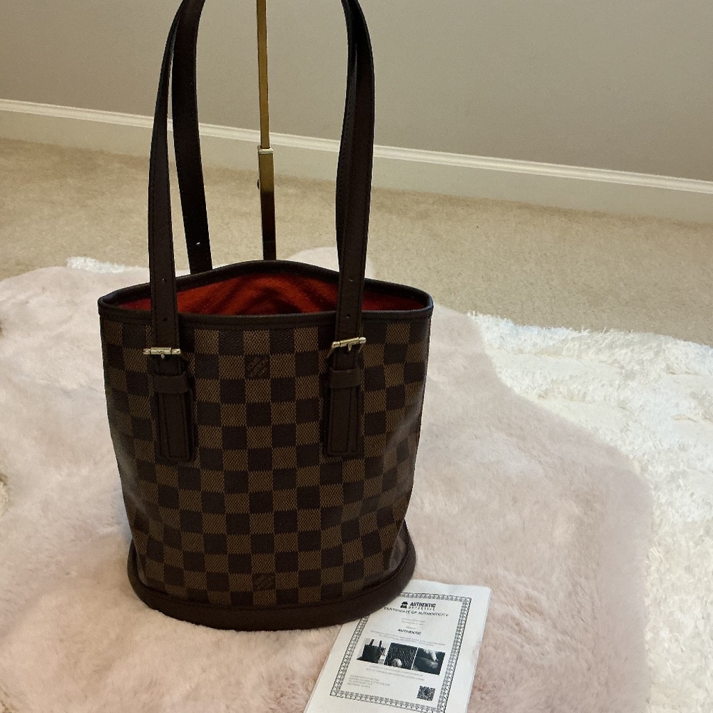 LOUIS VUITTON BUCKET SHOULDER BAG WITH COA AND DUST BAG